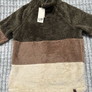 NWT Liv Outdoor Women's Turtle/Funnel neck Sweater